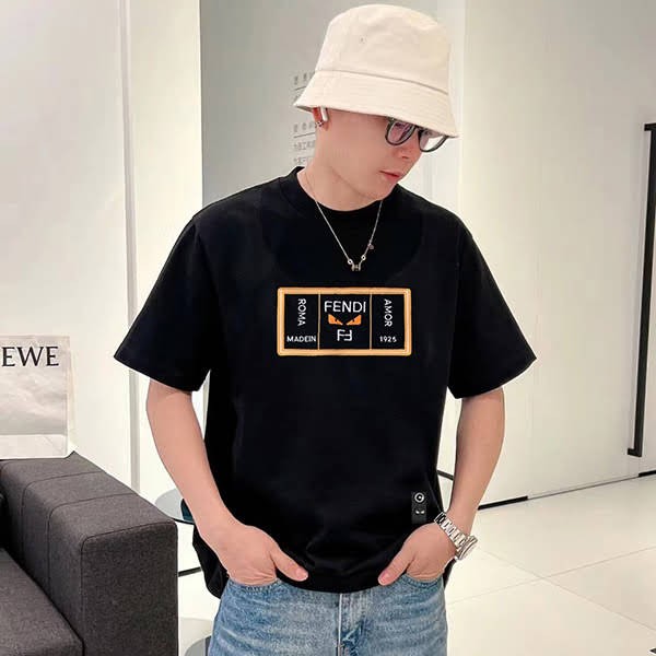 フェンディ バッグ バグズ 半袖Tシャツ コピー fek68836